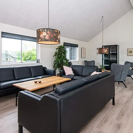 Luxury Retreat In Mommark - By Traum